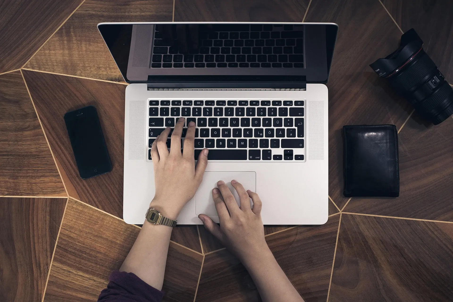Freelancer Vs Agency Ai Development